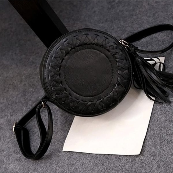 New Round Black Tassel Reto Boho Crossbody - Picture 4 of 8